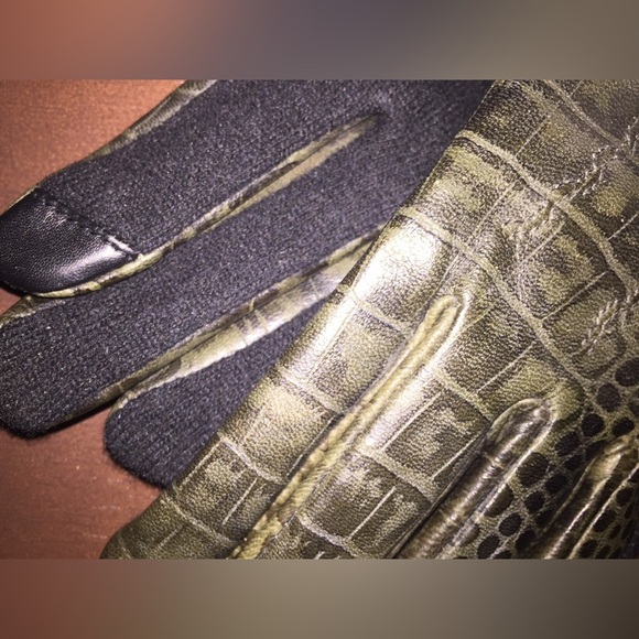 Gloves with one sided pouch (NEW) - Picture 7 of 7